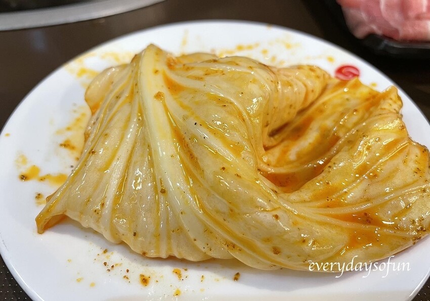 高麗菜、油條、王子麵也是我必點的品項 高麗菜、油條、王子麵也是我必點的品項