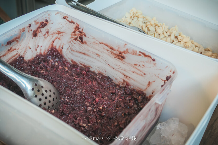 芋艿川 內湖店｜市場的豆花小攤子賣到開店面啦，日本風稻草屋簷超吸睛，有機豆花一吃圈粉。內湖美食