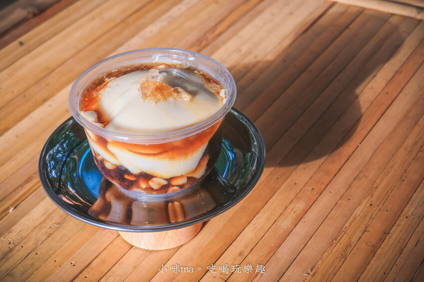 芋艿川 內湖店｜市場的豆花小攤子賣到開店面啦，日本風稻草屋簷超吸睛，有機豆花一吃圈粉。內湖美食