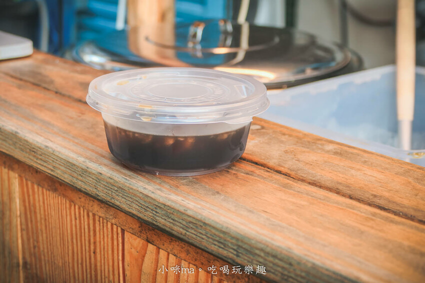 芋艿川 內湖店｜市場的豆花小攤子賣到開店面啦，日本風稻草屋簷超吸睛，有機豆花一吃圈粉。內湖美食