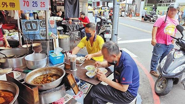 【萬華美食】廣州街牛腩湯｜來這必喝清甜大骨湯