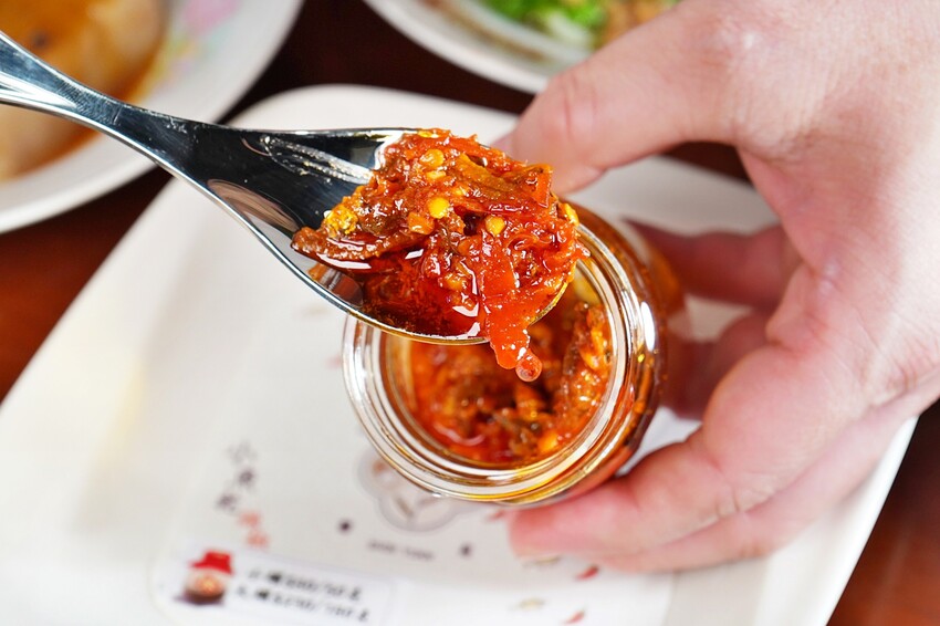 台中市北屯區隱身在一德洋樓內的創意台菜咖啡廳，連年獲得米其林必比登推薦，人少少也能吃台菜