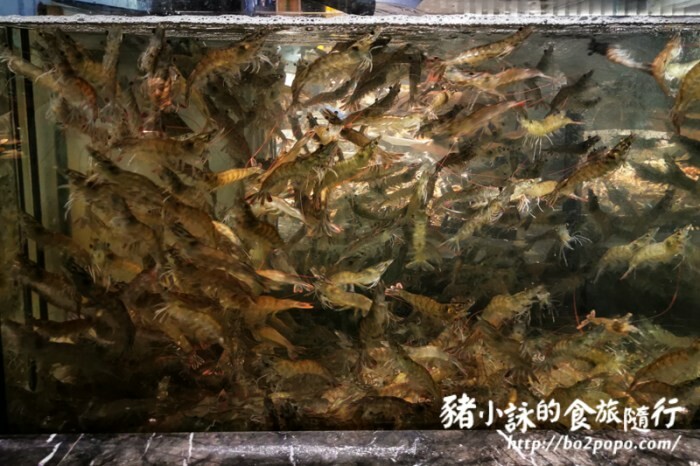 高雄。左營》金芝越南美食。炎炎夏天來碗清爽開胃的涼拌米線