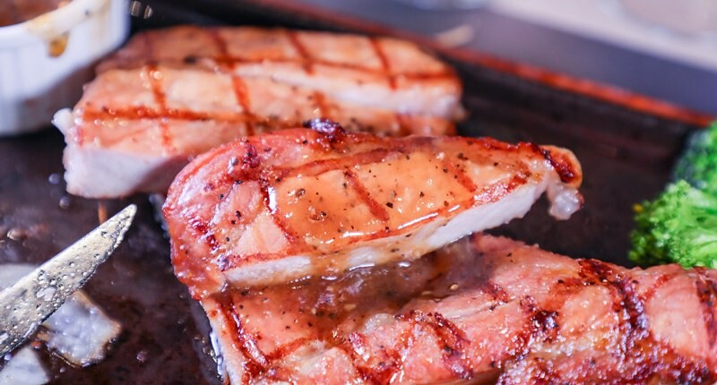 【台北捷運美食-南港站】瀧厚炙燒熟成牛排(南港店).炙燒霜降肩小排.戰斧豬排.雙人套餐1088起