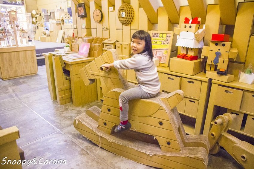 【玩樂.台中】大坑景點/紙箱王創意園區~巨大蘑菇、南瓜馬車、松鼠溜滑梯…紙是太吸睛,適合親子同遊