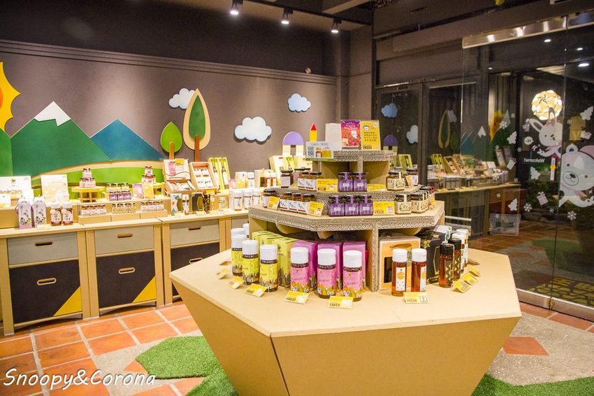 【玩樂.台中】大坑景點/紙箱王創意園區~巨大蘑菇、南瓜馬車、松鼠溜滑梯…紙是太吸睛,適合親子同遊