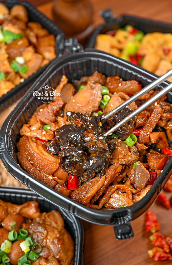 台中麻辣滷味推薦，17種中藥浸漬48小時秘製而成的麻辣川滷，居然有冷滷鮑魚 -妮妮布魯