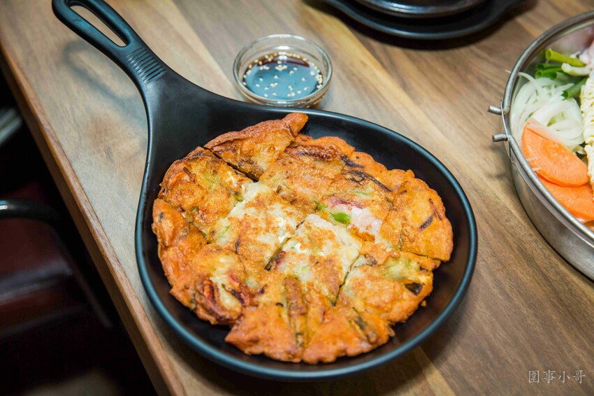 中壢威尼斯美食推薦-賓屋韓國小酒館!各式各樣的韓式料理吃到飽啊~酒單豐富而且還有超可愛的樂磕深水炸彈啦~請切記開車不喝酒喝酒不開車喔大家!(邀約) @圍事小哥的幸福相框