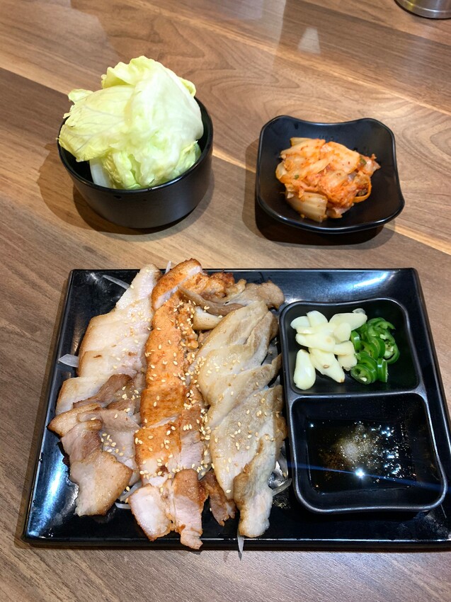 中壢威尼斯美食推薦-賓屋韓國小酒館!各式各樣的韓式料理吃到飽啊~酒單豐富而且還有超可愛的樂磕深水炸彈啦~請切記開車不喝酒喝酒不開車喔大家!(邀約) @圍事小哥的幸福相框