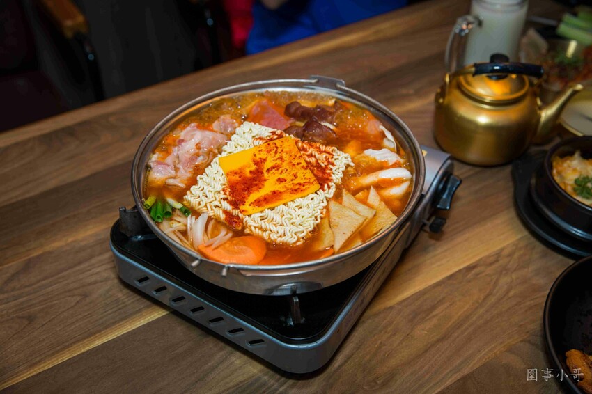 中壢威尼斯美食推薦-賓屋韓國小酒館!各式各樣的韓式料理吃到飽啊~酒單豐富而且還有超可愛的樂磕深水炸彈啦~請切記開車不喝酒喝酒不開車喔大家!(邀約) @圍事小哥的幸福相框