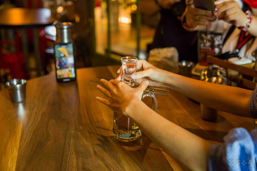 中壢威尼斯美食推薦-賓屋韓國小酒館!各式各樣的韓式料理吃到飽啊~酒單豐富而且還有超可愛的樂磕深水炸彈啦~請切記開車不喝酒喝酒不開車喔大家!(邀約) @圍事小哥的幸福相框