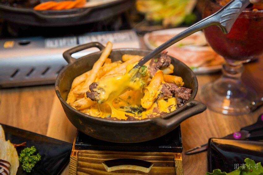 中壢威尼斯美食推薦-賓屋韓國小酒館!各式各樣的韓式料理吃到飽啊~酒單豐富而且還有超可愛的樂磕深水炸彈啦~請切記開車不喝酒喝酒不開車喔大家!(邀約) @圍事小哥的幸福相框