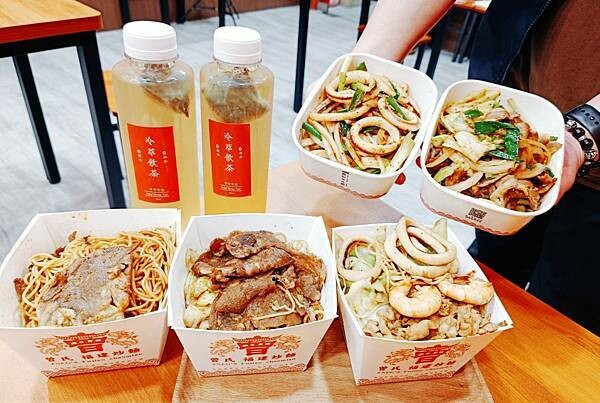 竹北人氣美食曾氏福建炒麵/星馬人氣美食/夜市人氣小吃/夜市美食/牛奶芽菜/椒麻小卷