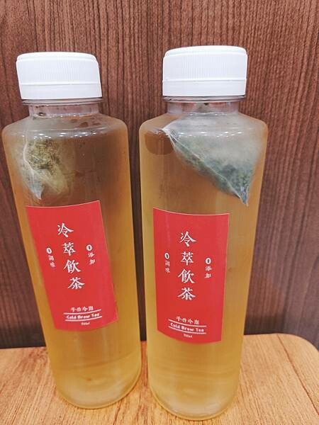 竹北人氣美食曾氏福建炒麵/星馬人氣美食/夜市人氣小吃/夜市美食/牛奶芽菜/椒麻小卷