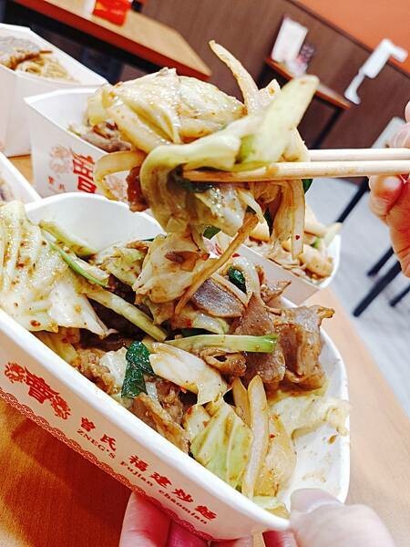 竹北人氣美食曾氏福建炒麵/星馬人氣美食/夜市人氣小吃/夜市美食/牛奶芽菜/椒麻小卷