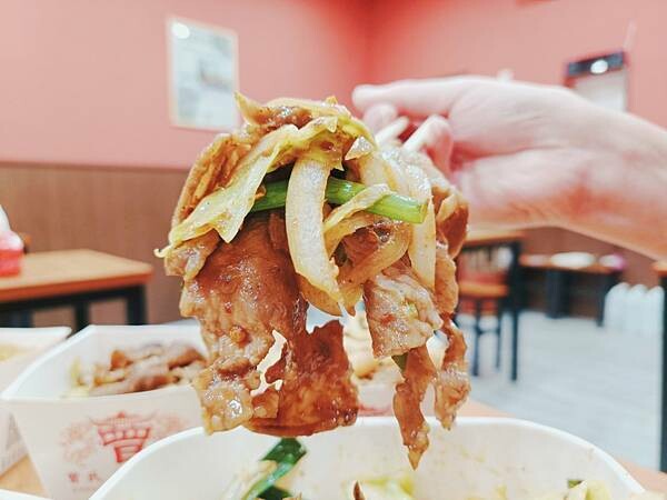 竹北人氣美食曾氏福建炒麵/星馬人氣美食/夜市人氣小吃/夜市美食/牛奶芽菜/椒麻小卷