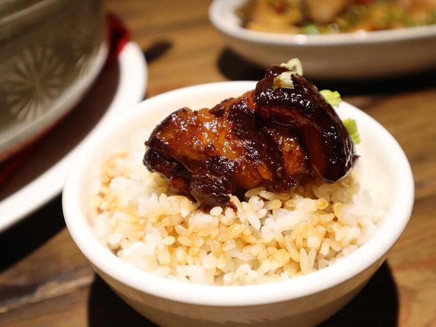 台北雞湯 東區雞湯 仁愛圓環雞湯 台北高級雞湯 雞湯推薦 干貝雞湯 火腿 雞湯 鮑魚雞湯 東區美食 台北雞湯 東區餐廳 台北東區美食 鮑魚雞湯推薦 (25).JPG