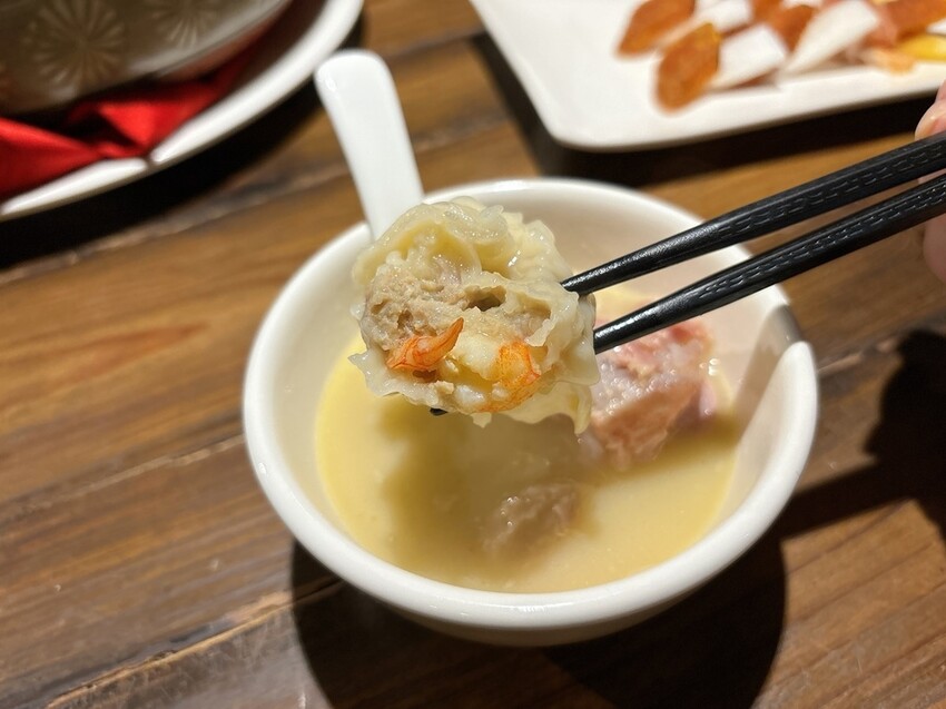 台北雞湯 東區雞湯 仁愛圓環雞湯 台北高級雞湯 雞湯推薦 干貝雞湯 火腿 雞湯 鮑魚雞湯 東區美食 台北雞湯 東區餐廳 台北東區美食 鮑魚雞湯推薦 (75).JPG