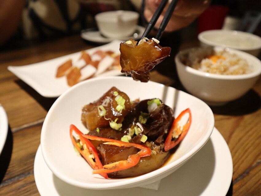 台北雞湯 東區雞湯 仁愛圓環雞湯 台北高級雞湯 雞湯推薦 干貝雞湯 火腿 雞湯 鮑魚雞湯 東區美食 台北雞湯 東區餐廳 台北東區美食 鮑魚雞湯推薦 (16).JPG