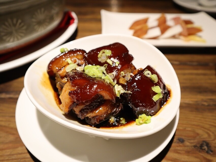 台北雞湯 東區雞湯 仁愛圓環雞湯 台北高級雞湯 雞湯推薦 干貝雞湯 火腿 雞湯 鮑魚雞湯 東區美食 台北雞湯 東區餐廳 台北東區美食 鮑魚雞湯推薦 (17).JPG