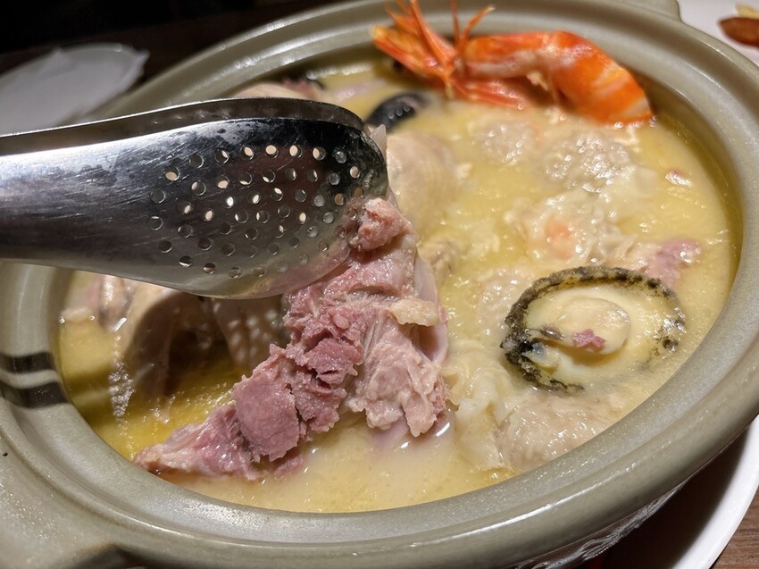 台北雞湯 東區雞湯 仁愛圓環雞湯 台北高級雞湯 雞湯推薦 干貝雞湯 火腿 雞湯 鮑魚雞湯 東區美食 台北雞湯 東區餐廳 台北東區美食 鮑魚雞湯推薦 (57).JPG