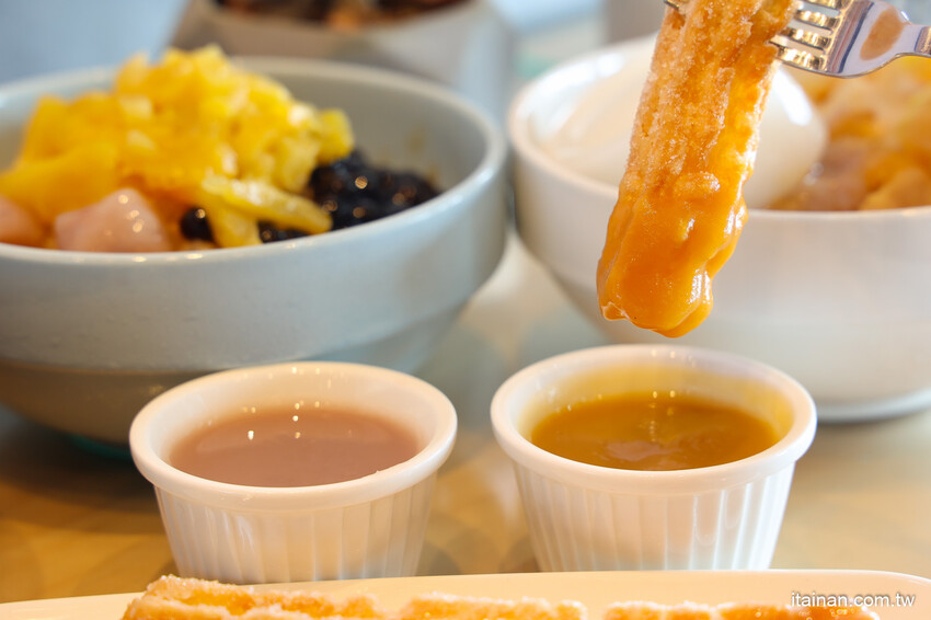 在恆春偶遇道地台南味~古早味芋泥、蜜番薯冰尬手工杏仁豆腐蹦出新創意,還可以用喝的唷!墾丁順遊必吃美食「偶泥蕃芋冰」 @台南好Food遊