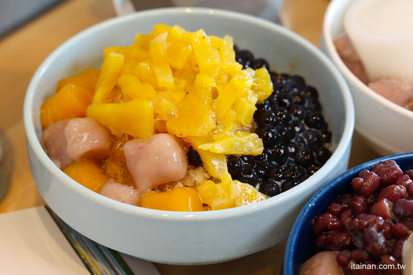 在恆春偶遇道地台南味~古早味芋泥、蜜番薯冰尬手工杏仁豆腐蹦出新創意,還可以用喝的唷!墾丁順遊必吃美食「偶泥蕃芋冰」 @台南好Food遊