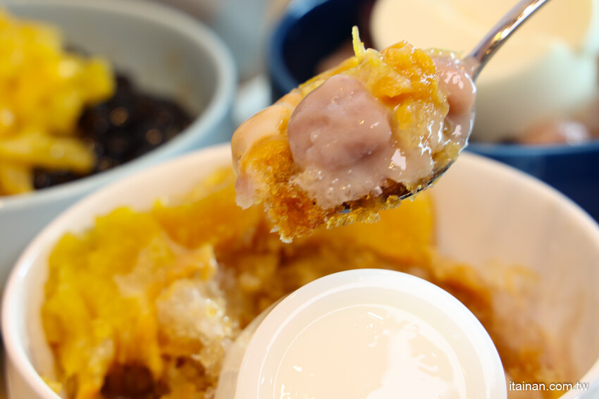 在恆春偶遇道地台南味~古早味芋泥、蜜番薯冰尬手工杏仁豆腐蹦出新創意,還可以用喝的唷!墾丁順遊必吃美食「偶泥蕃芋冰」 @台南好Food遊