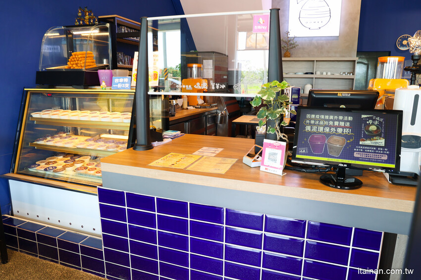 在恆春偶遇道地台南味~古早味芋泥、蜜番薯冰尬手工杏仁豆腐蹦出新創意,還可以用喝的唷!墾丁順遊必吃美食「偶泥蕃芋冰」 @台南好Food遊