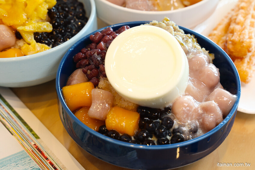 在恆春偶遇道地台南味~古早味芋泥、蜜番薯冰尬手工杏仁豆腐蹦出新創意,還可以用喝的唷!墾丁順遊必吃美食「偶泥蕃芋冰」 @台南好Food遊