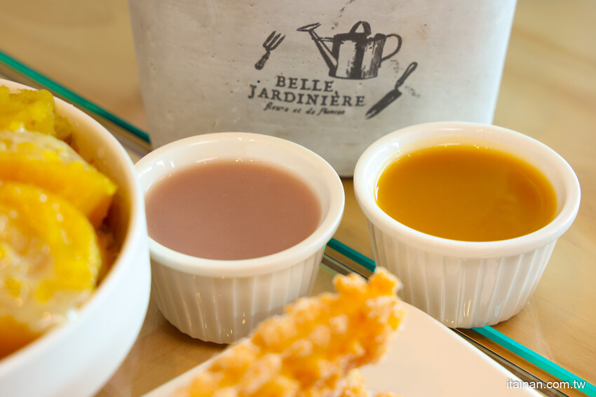 在恆春偶遇道地台南味~古早味芋泥、蜜番薯冰尬手工杏仁豆腐蹦出新創意,還可以用喝的唷!墾丁順遊必吃美食「偶泥蕃芋冰」 @台南好Food遊