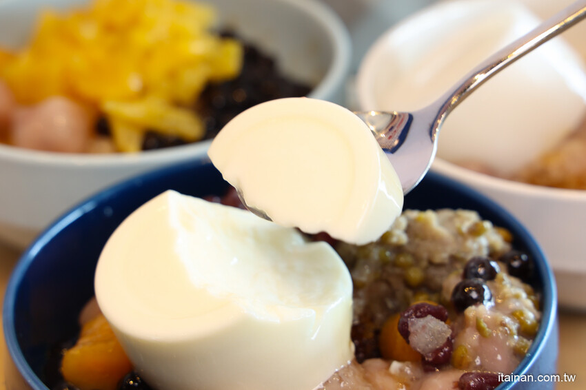 在恆春偶遇道地台南味~古早味芋泥、蜜番薯冰尬手工杏仁豆腐蹦出新創意,還可以用喝的唷!墾丁順遊必吃美食「偶泥蕃芋冰」 @台南好Food遊