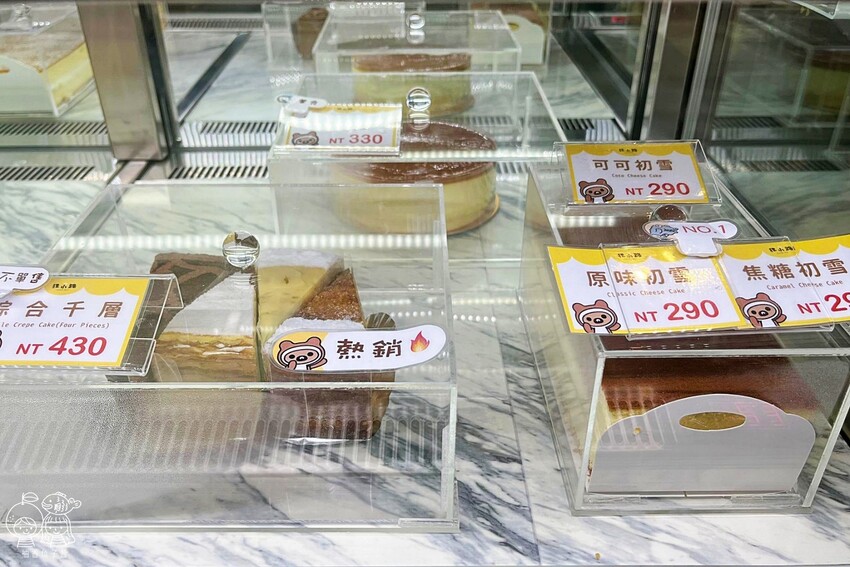 狸小路手作烘焙│中秋伴手禮好吃到皇上也不上朝！金黃港式流心餅超誘人，還有3種口味菠蘿蛋黃酥～