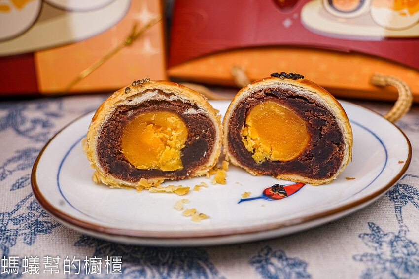 彰化縣福興鄉聰哥團長蛋黃酥 | 彰化福興黑手牌蛋黃酥，酥香不甜膩。 - 螞蟻幫的櫥櫃