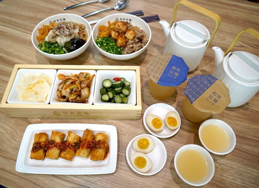 【高雄美食】和林拾麵．首創一麵二吃的文青風創意拌拌麵!