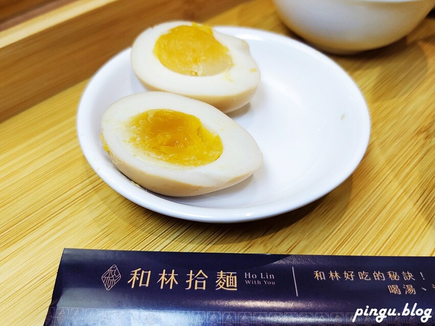 和林拾麵｜高雄美食推薦 一麵二吃創意拌拌麵 高雄最chill麵店 - 小企鵝生活趣