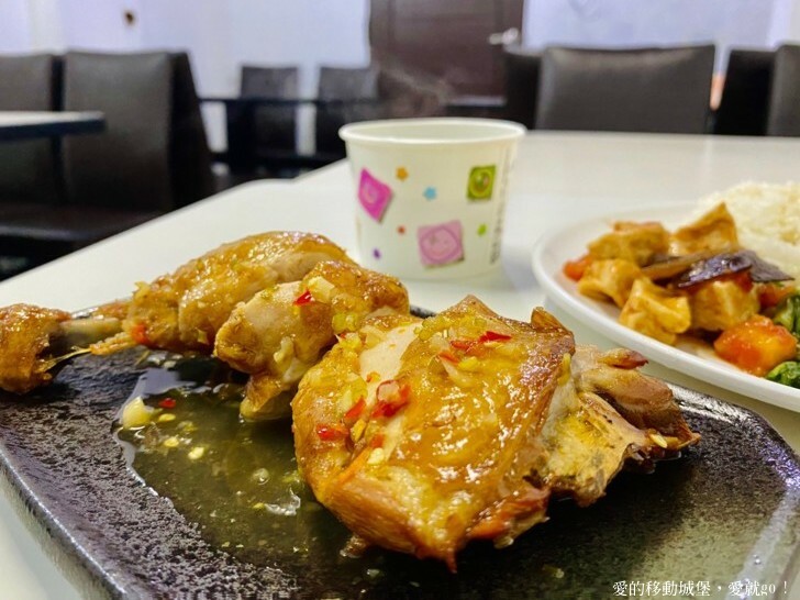 【西湖商圈 x 美食】賀甲小館好呷好呷 : 便當、麵食、滷味 賀甲任你選，愛就跟我一起快樂Go !