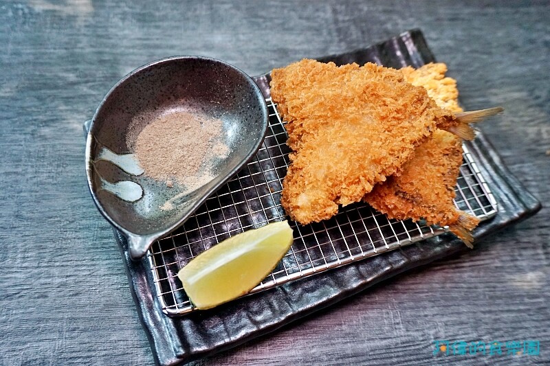 【新竹美食】島津和牛咖哩-口碑爆棚新開店，只要三百多就可吃到日本和牛肉塊的咖哩定食套餐，並使用北海道