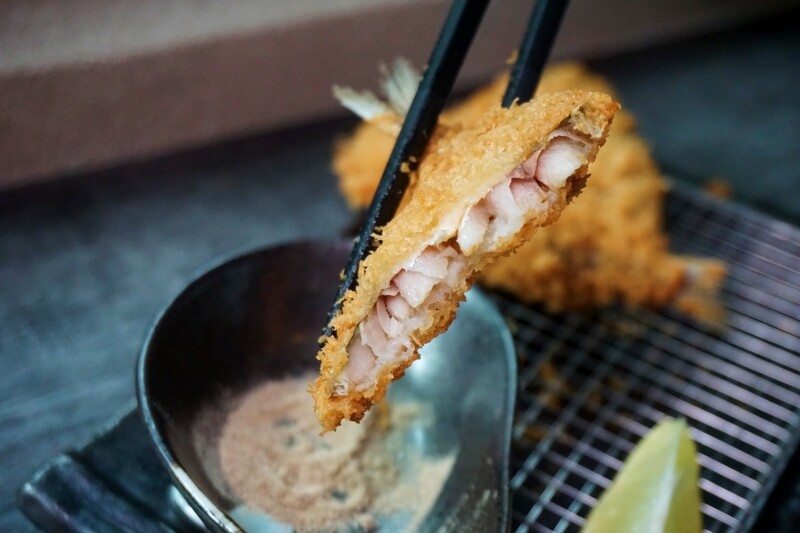 【新竹美食】島津和牛咖哩-口碑爆棚新開店，只要三百多就可吃到日本和牛肉塊的咖哩定食套餐，並使用北海道