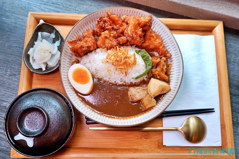 【新竹美食】島津和牛咖哩-口碑爆棚新開店，只要三百多就可吃到日本和牛肉塊的咖哩定食套餐，並使用北海道