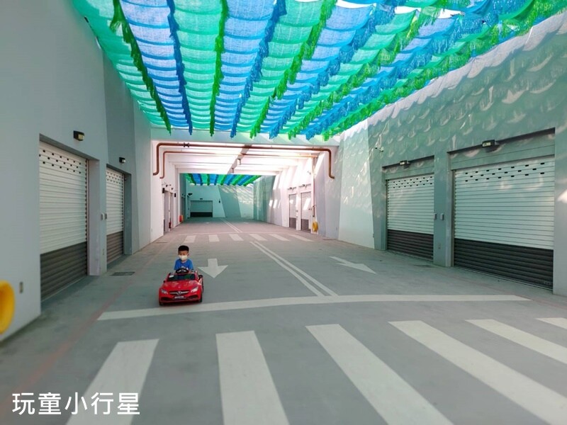 嘉義住宿｜棒棒積木飯店，親子住宿，兒童專屬電動車，暢玩棒棒鯨奇樂園｜對面就是故宮南院