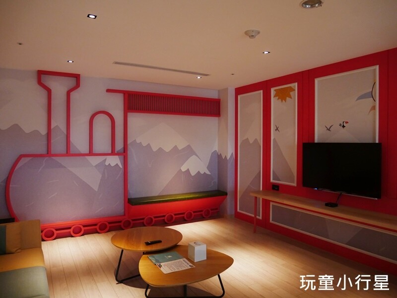 嘉義住宿｜棒棒積木飯店，親子住宿，兒童專屬電動車，暢玩棒棒鯨奇樂園｜對面就是故宮南院