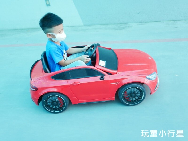 嘉義住宿｜棒棒積木飯店，親子住宿，兒童專屬電動車，暢玩棒棒鯨奇樂園｜對面就是故宮南院