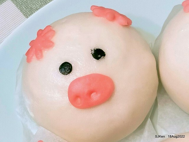 「葡吉手工包子 Global Mall 環球南港車站店豬仔流沙奶皇包(蛋奶素 」(Dumpling with HK style  )