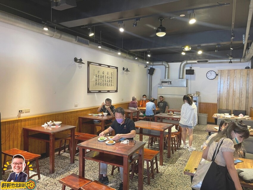 超人氣排隊美食！ 豬腳滷製入味香Q彈牙