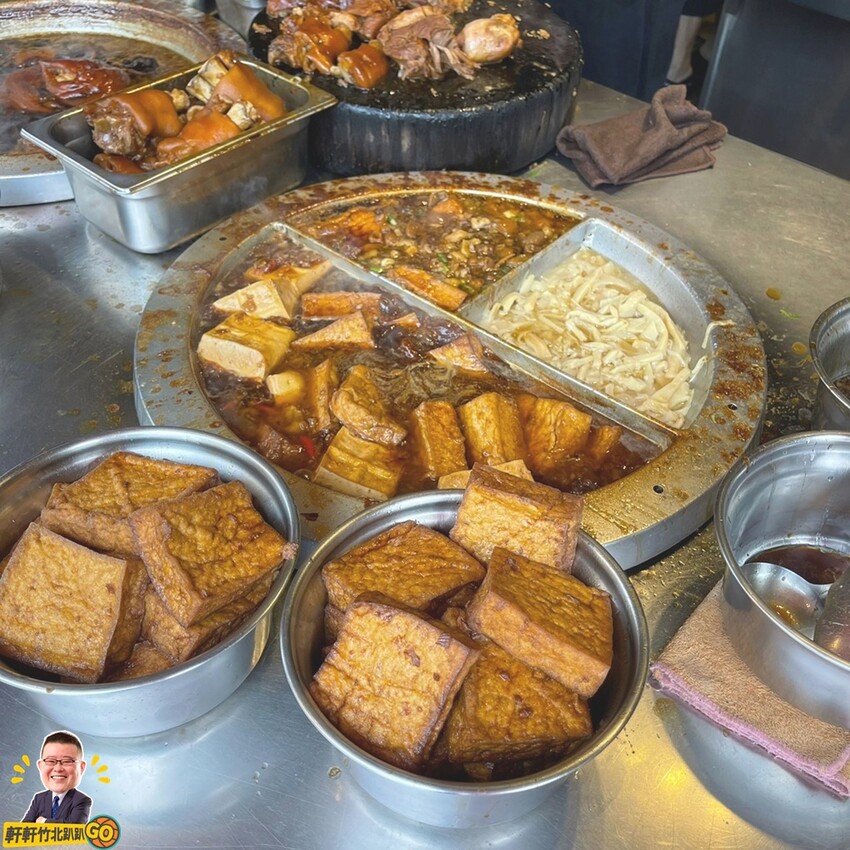 超人氣排隊美食！ 豬腳滷製入味香Q彈牙