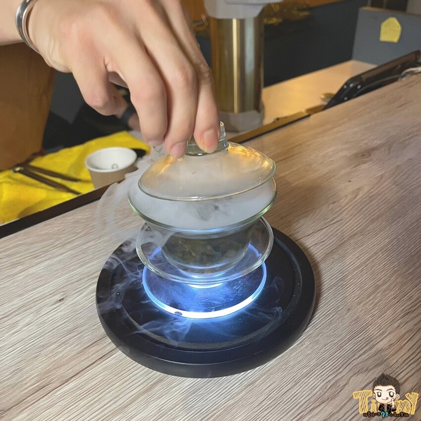 令人驚豔的創意調酒&德州撲克遊戲!