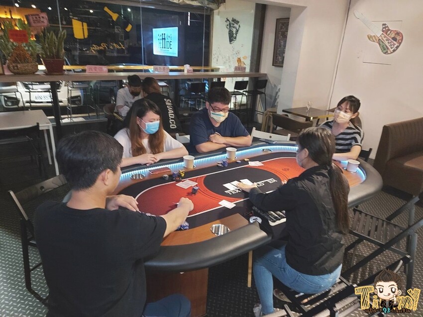 令人驚豔的創意調酒&德州撲克遊戲!