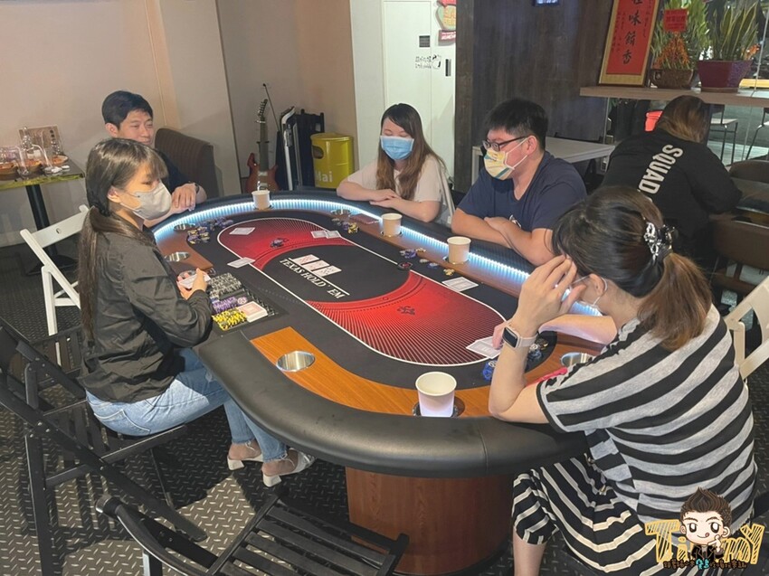 令人驚豔的創意調酒&德州撲克遊戲!