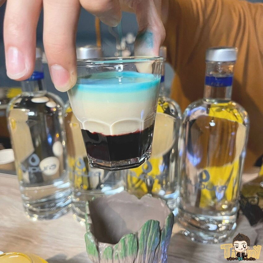 令人驚豔的創意調酒&德州撲克遊戲!